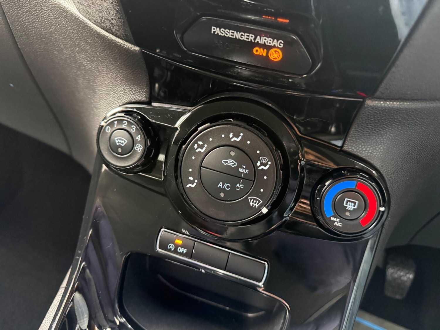 Used Ford Fiesta 2015 for sale - 77344263: Photo 46