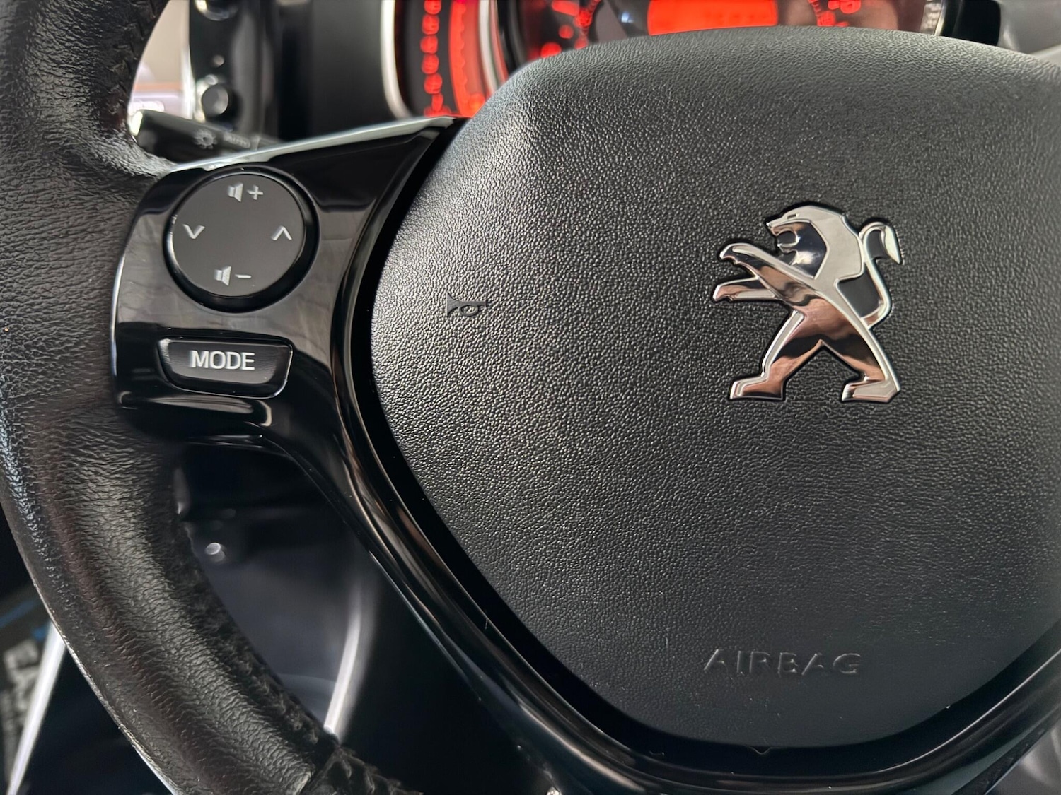 Used Peugeot 108 2015 for sale - 77120412: Photo 35