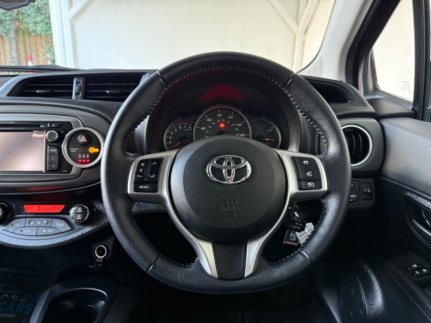 Used Toyota Yaris 2013 for sale - 76753036: Photo 31