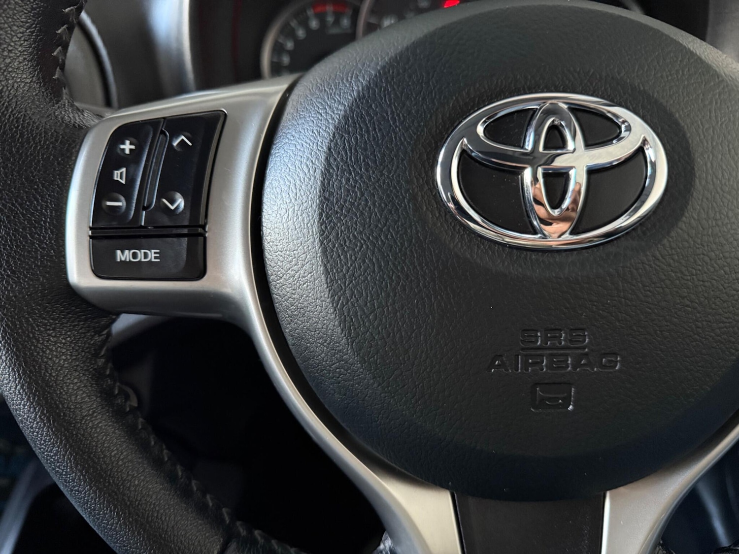 Used Toyota Yaris 2013 for sale - 76753036: Photo 33