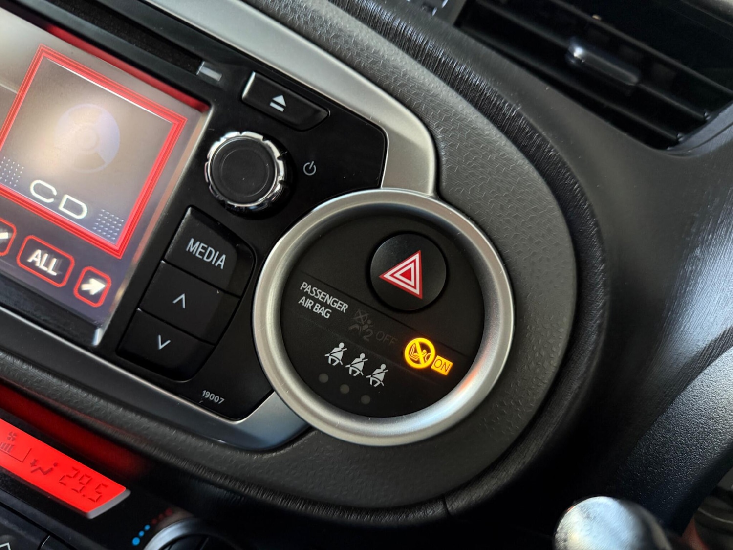 Used Toyota Yaris 2013 for sale - 76753036: Photo 48