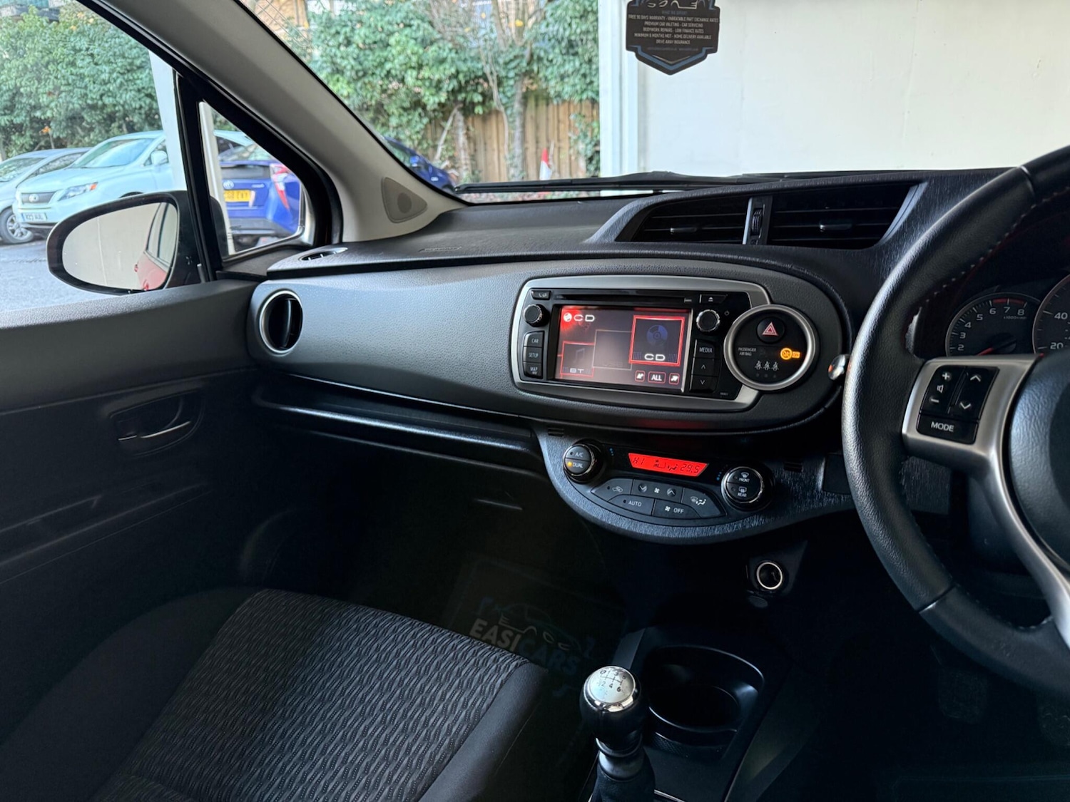 Used Toyota Yaris 2013 for sale - 76753036: Photo 53