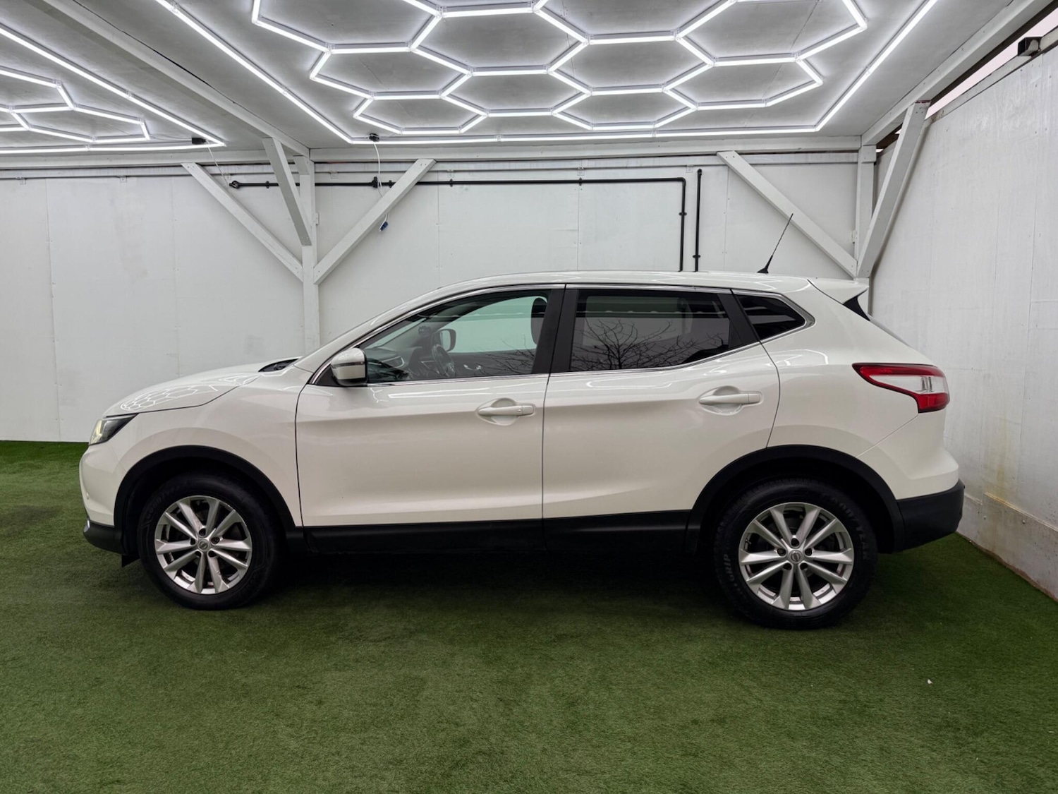 Used Nissan Qashqai 2014 for sale - 77799327: Photo 10