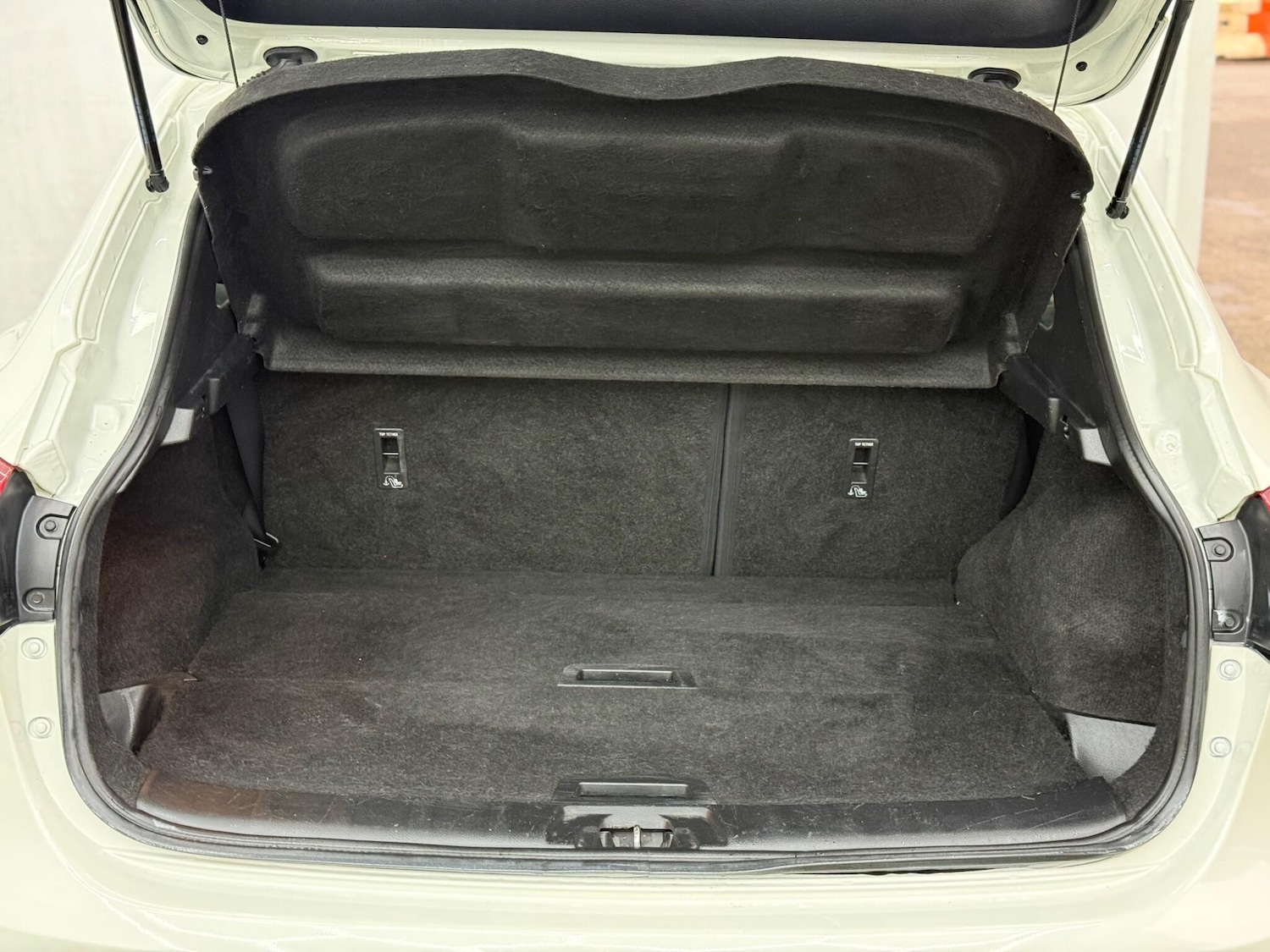 Used Nissan Qashqai 2014 for sale - 77799327: Photo 8