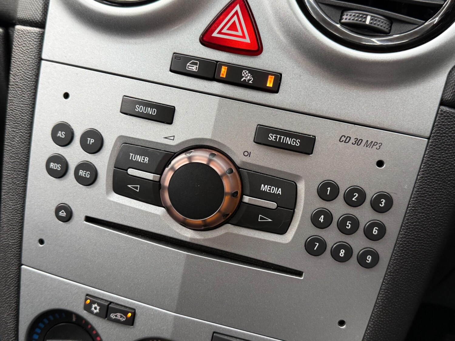 Used Vauxhall Corsa 2013 for sale - 77468410: Photo 43