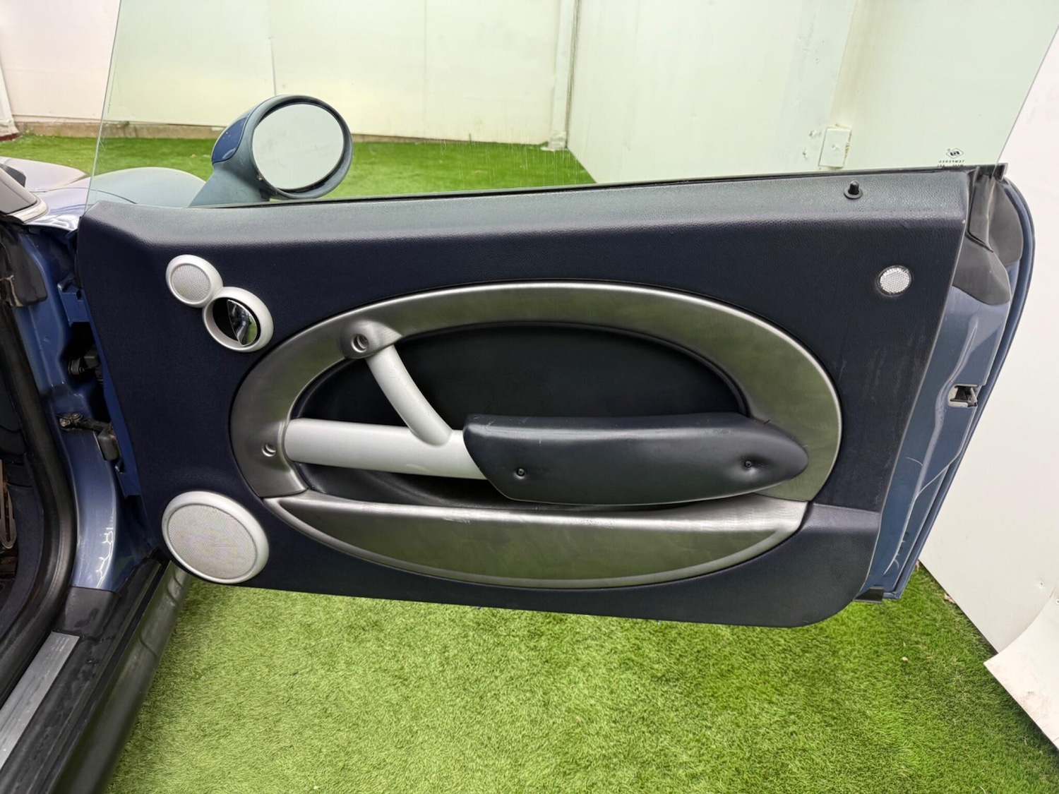 Used MINI Convertible 2005 for sale - 77132043: Photo 24