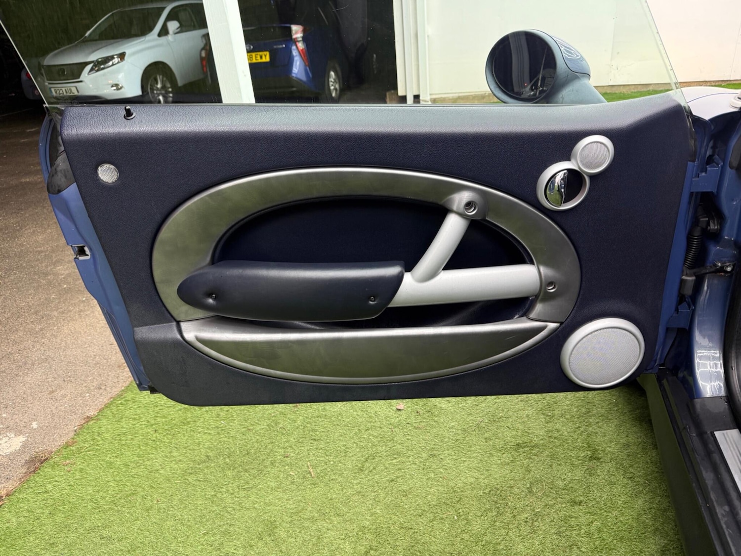 Used MINI Convertible 2005 for sale - 77132043: Photo 29