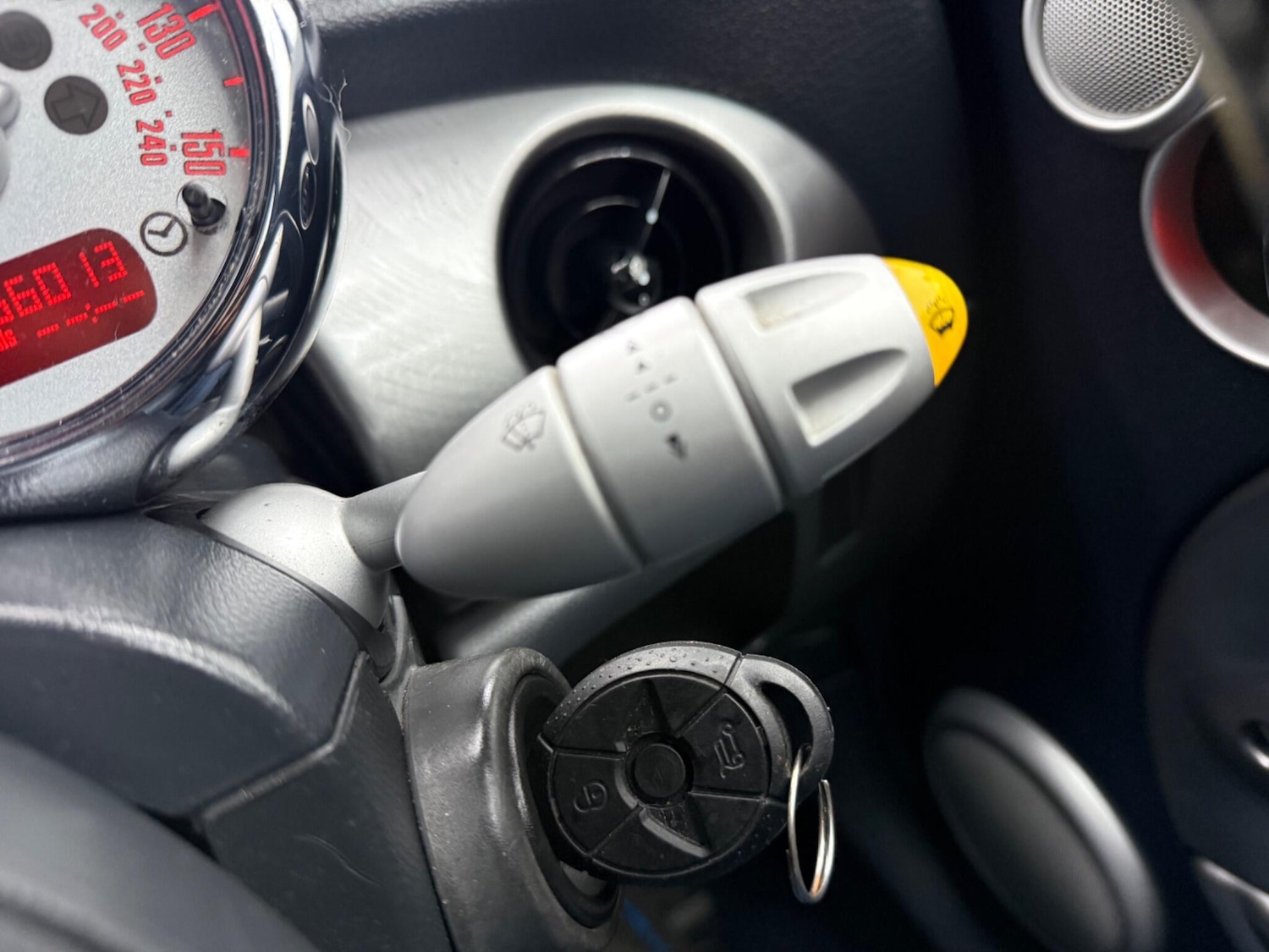 Used MINI Convertible 2005 for sale - 77132043: Photo 37