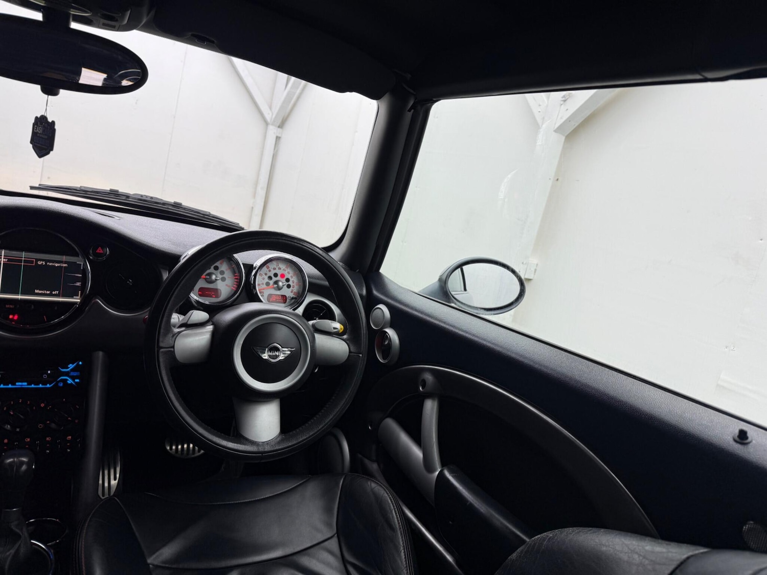 Used MINI Convertible 2005 for sale - 77132043: Photo 39