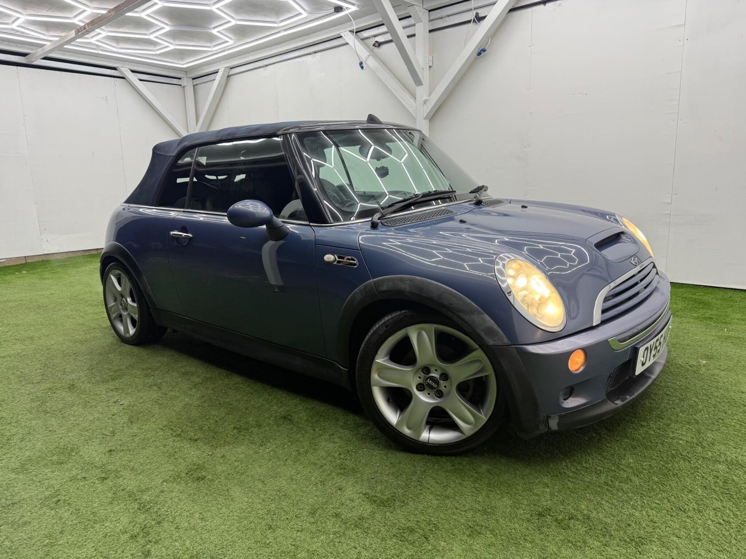 Used MINI Convertible 2005 for sale - 77132043: Photo 4