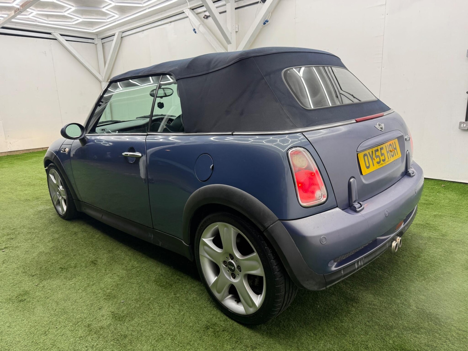 Used MINI Convertible 2005 for sale - 77132043: Photo 9