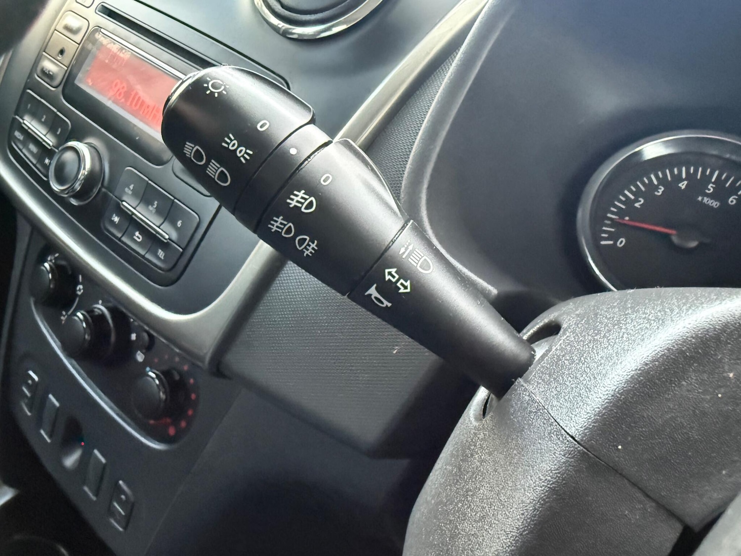 Used Dacia Sandero Stepway 2015 for sale - 77091534: Photo 33