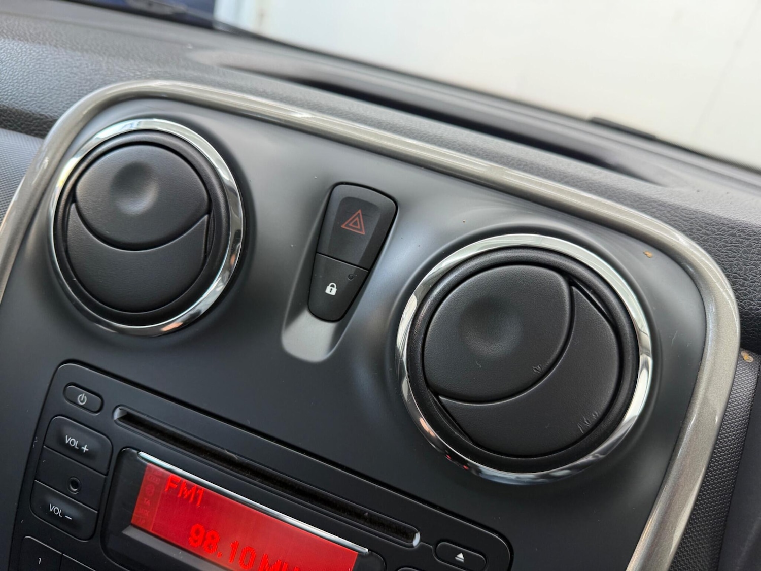 Used Dacia Sandero Stepway 2015 for sale - 77091534: Photo 39