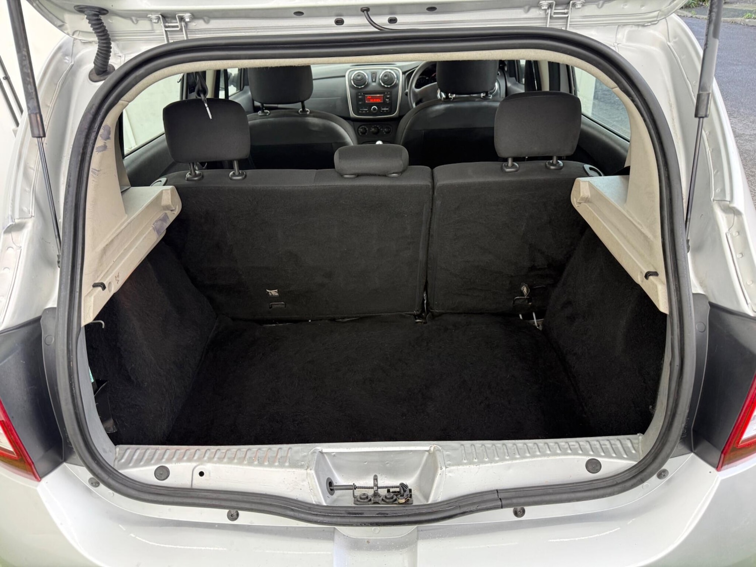 Used Dacia Sandero Stepway 2015 for sale - 77091534: Photo 8