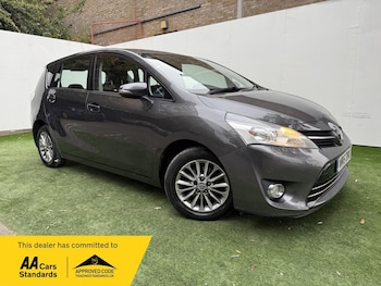 Used Toyota Verso 2016 for sale - 76521990: Photo