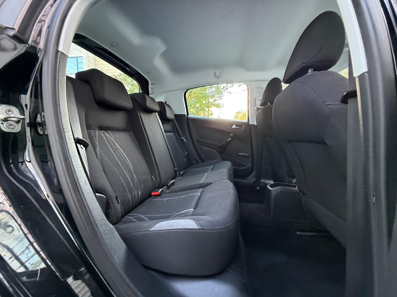 Used Peugeot 208 2015 for sale - 76377607: Photo 19