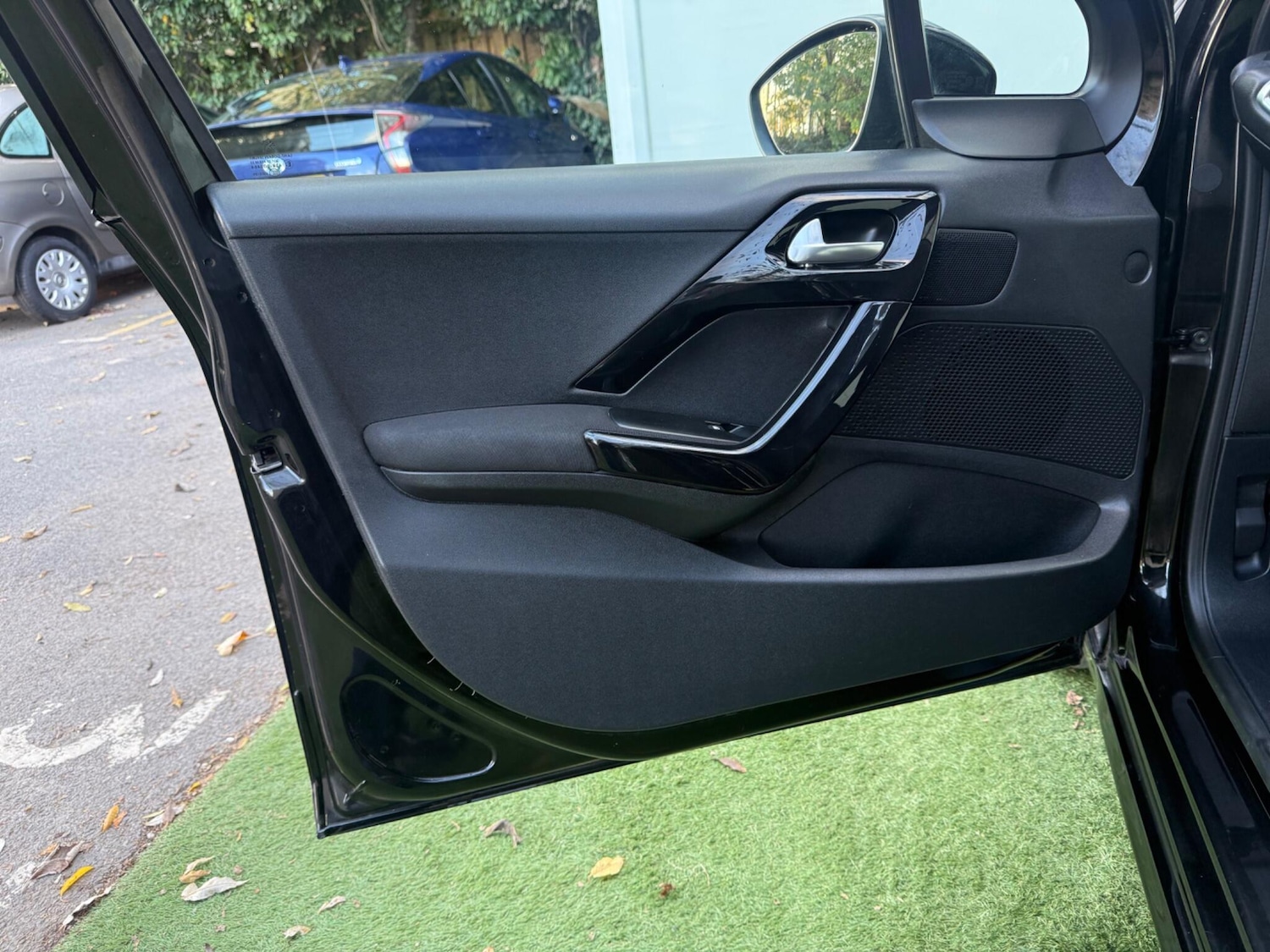 Used Peugeot 208 2015 for sale - 76377607: Photo 26