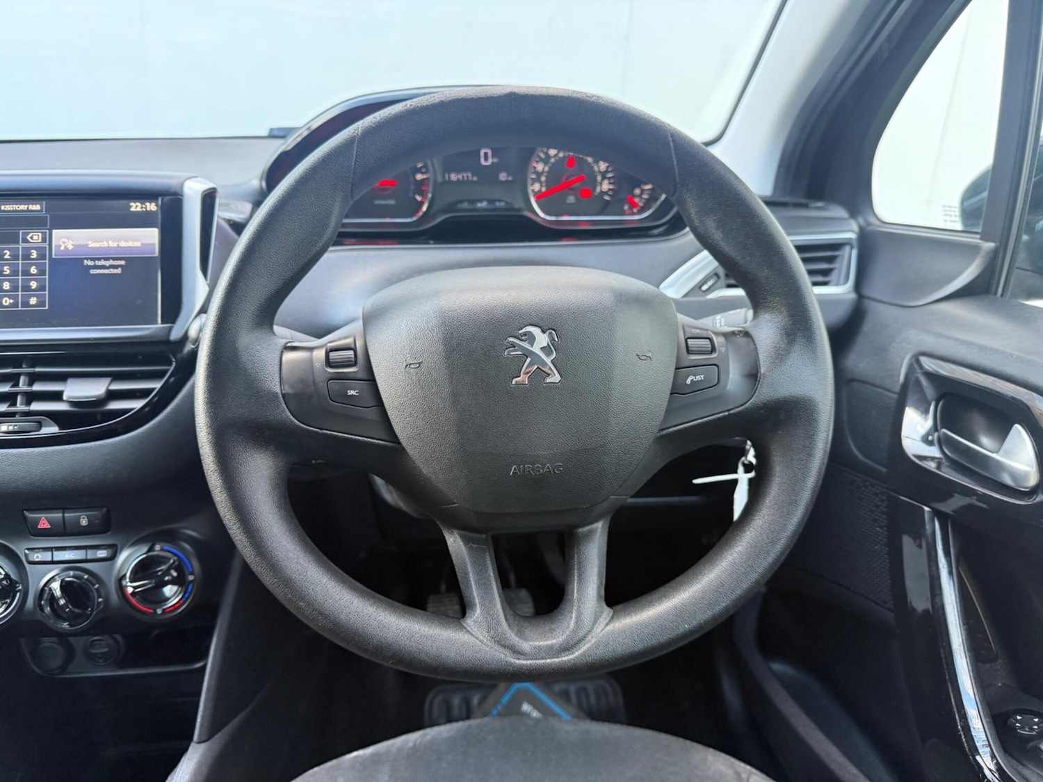 Used Peugeot 208 2015 for sale - 76377607: Photo 31