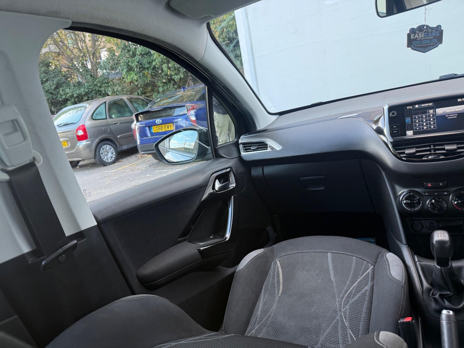 Used Peugeot 208 2015 for sale - 76377607: Photo 35