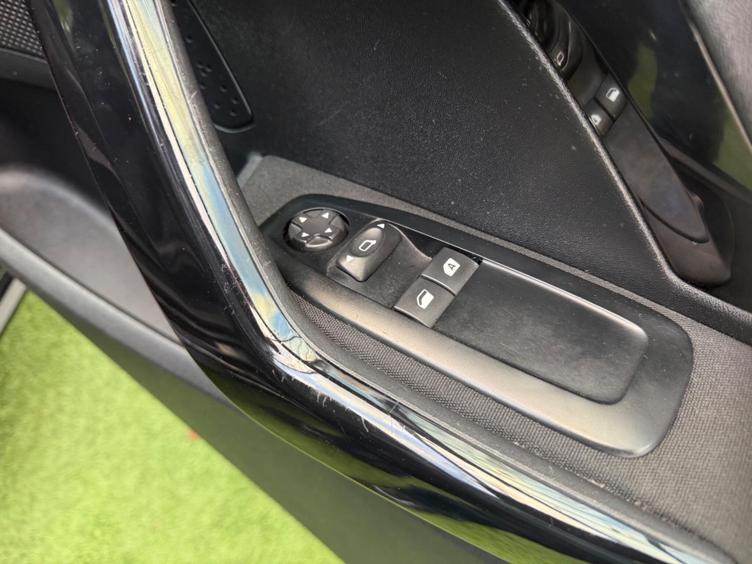 Used Peugeot 208 2015 for sale - 76377607: Photo 37