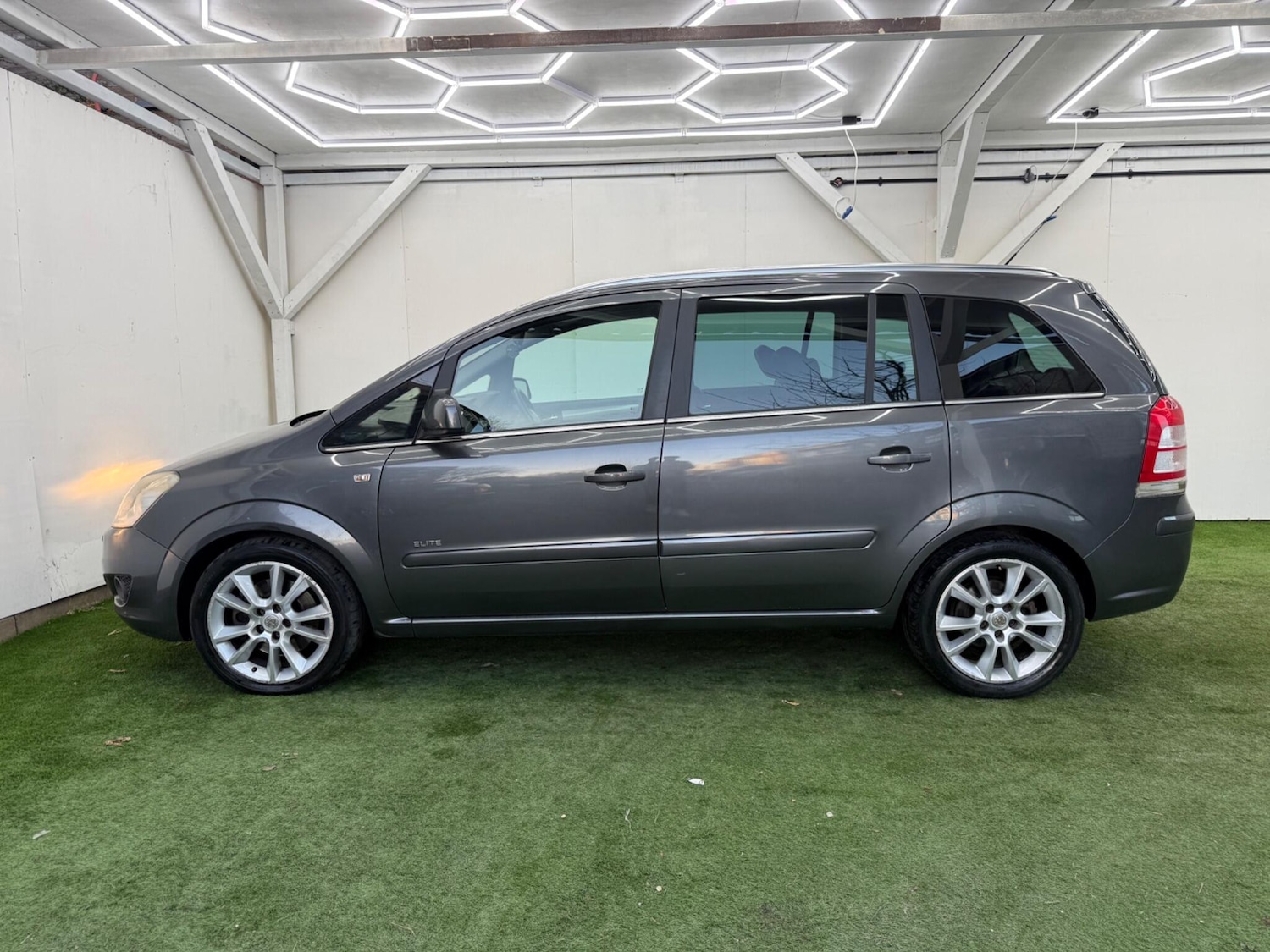 Used Vauxhall Zafira 2010 for sale - 77097445: Photo 10