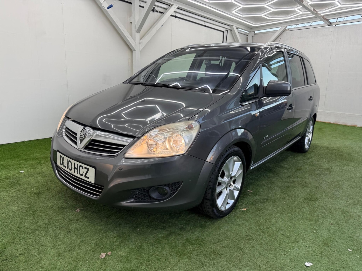 Used Vauxhall Zafira 2010 for sale - 77097445: Photo 11