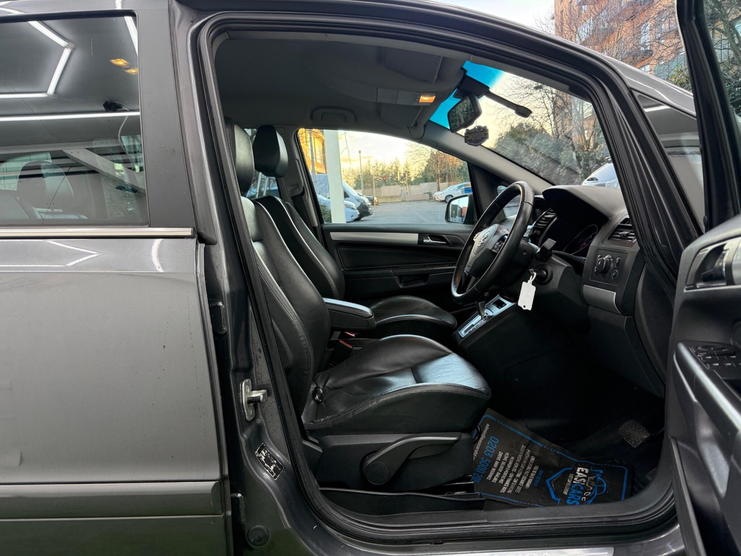 Used Vauxhall Zafira 2010 for sale - 77097445: Photo 14