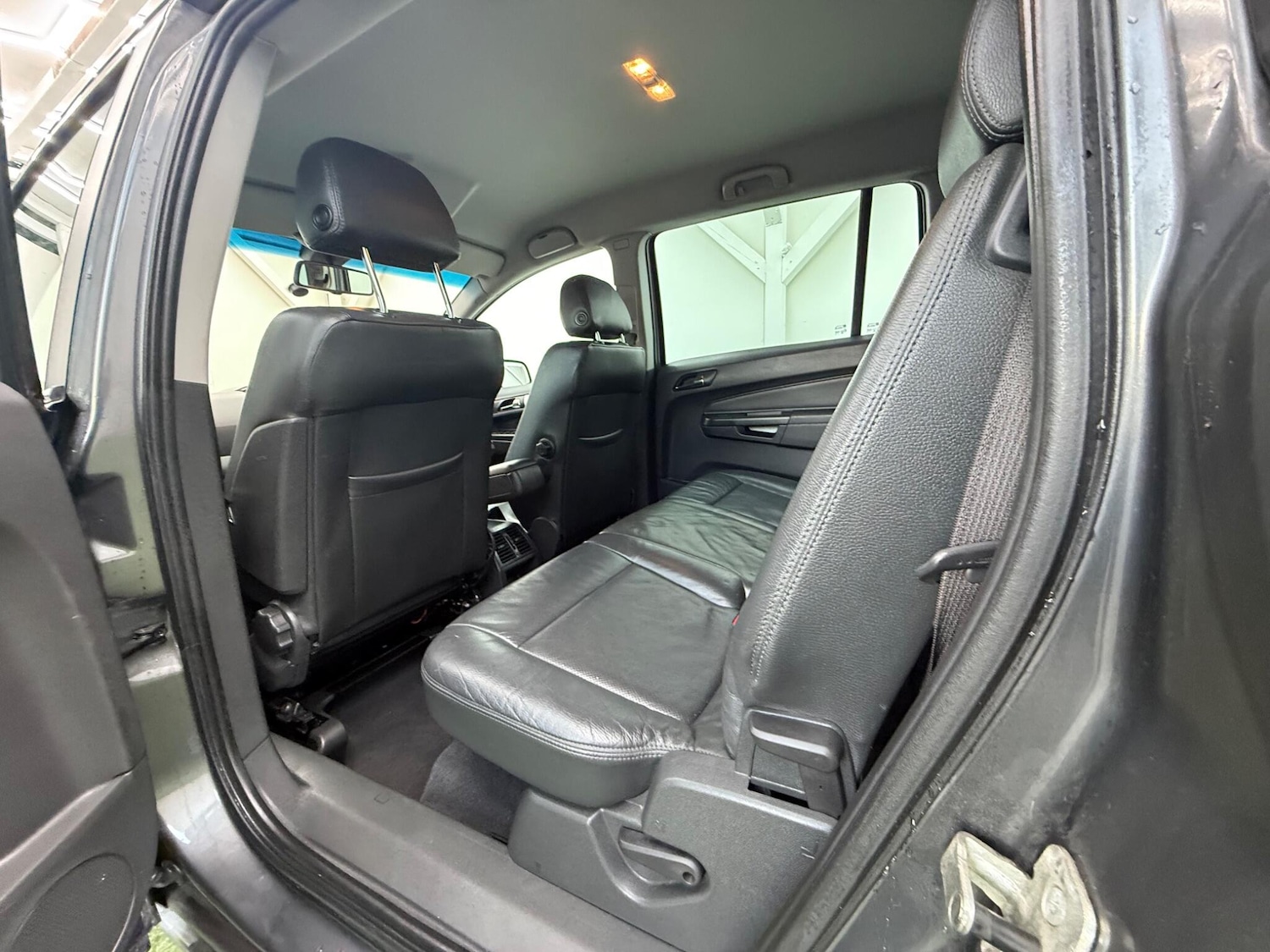 Used Vauxhall Zafira 2010 for sale - 77097445: Photo 26