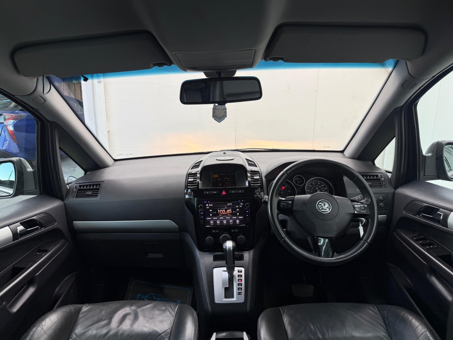 Used Vauxhall Zafira 2010 for sale - 77097445: Photo 32