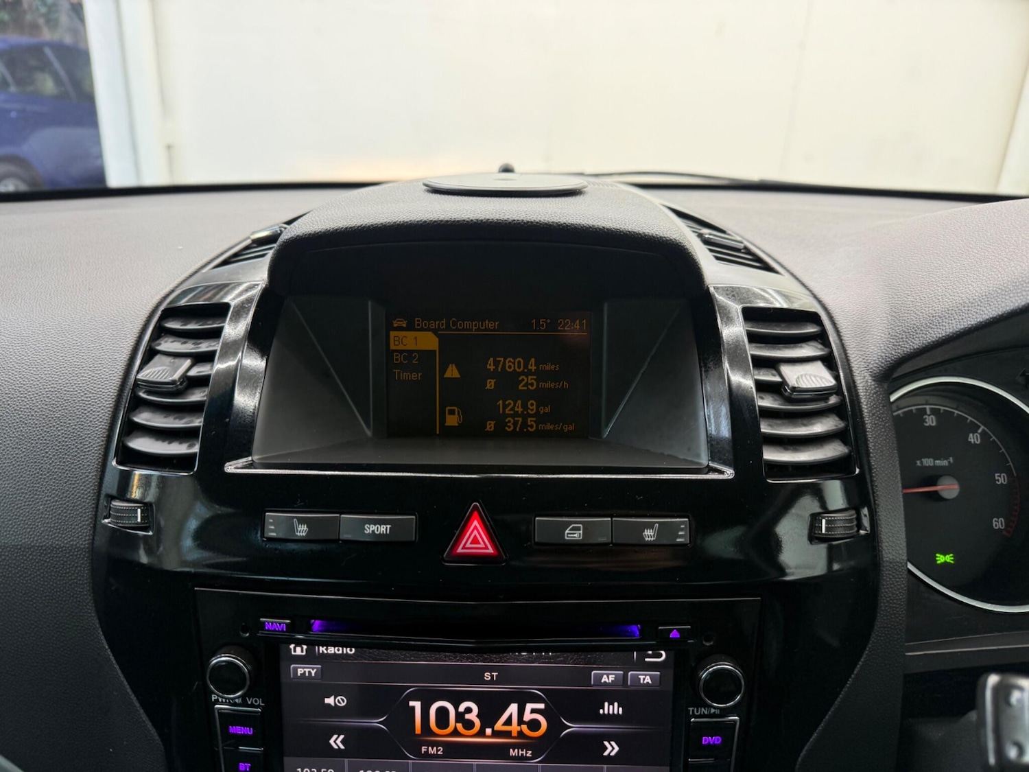 Used Vauxhall Zafira 2010 for sale - 77097445: Photo 33