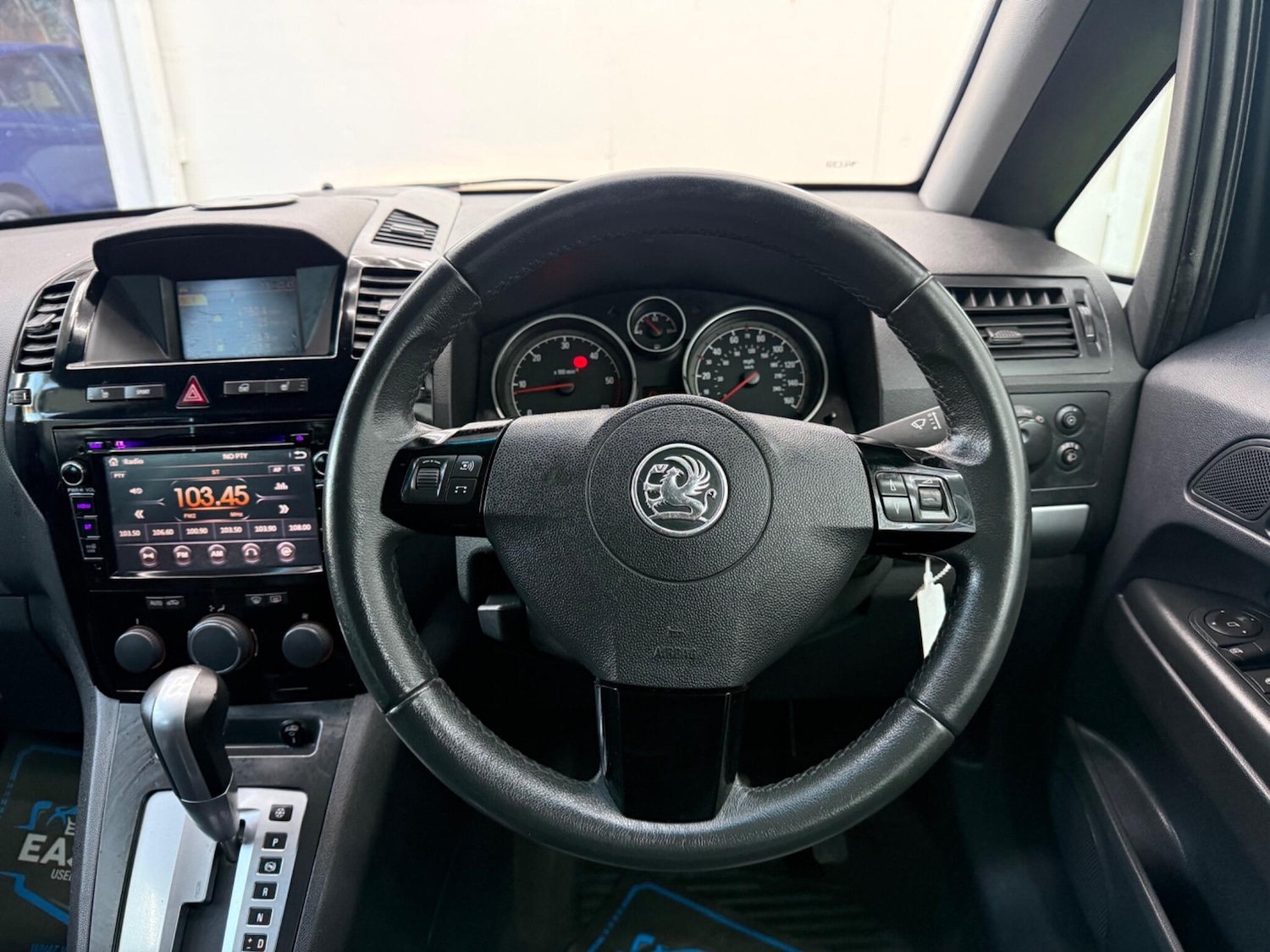 Used Vauxhall Zafira 2010 for sale - 77097445: Photo 36