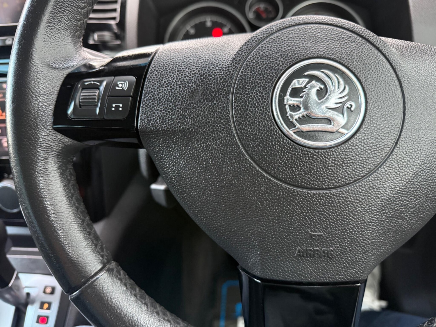 Used Vauxhall Zafira 2010 for sale - 77097445: Photo 38