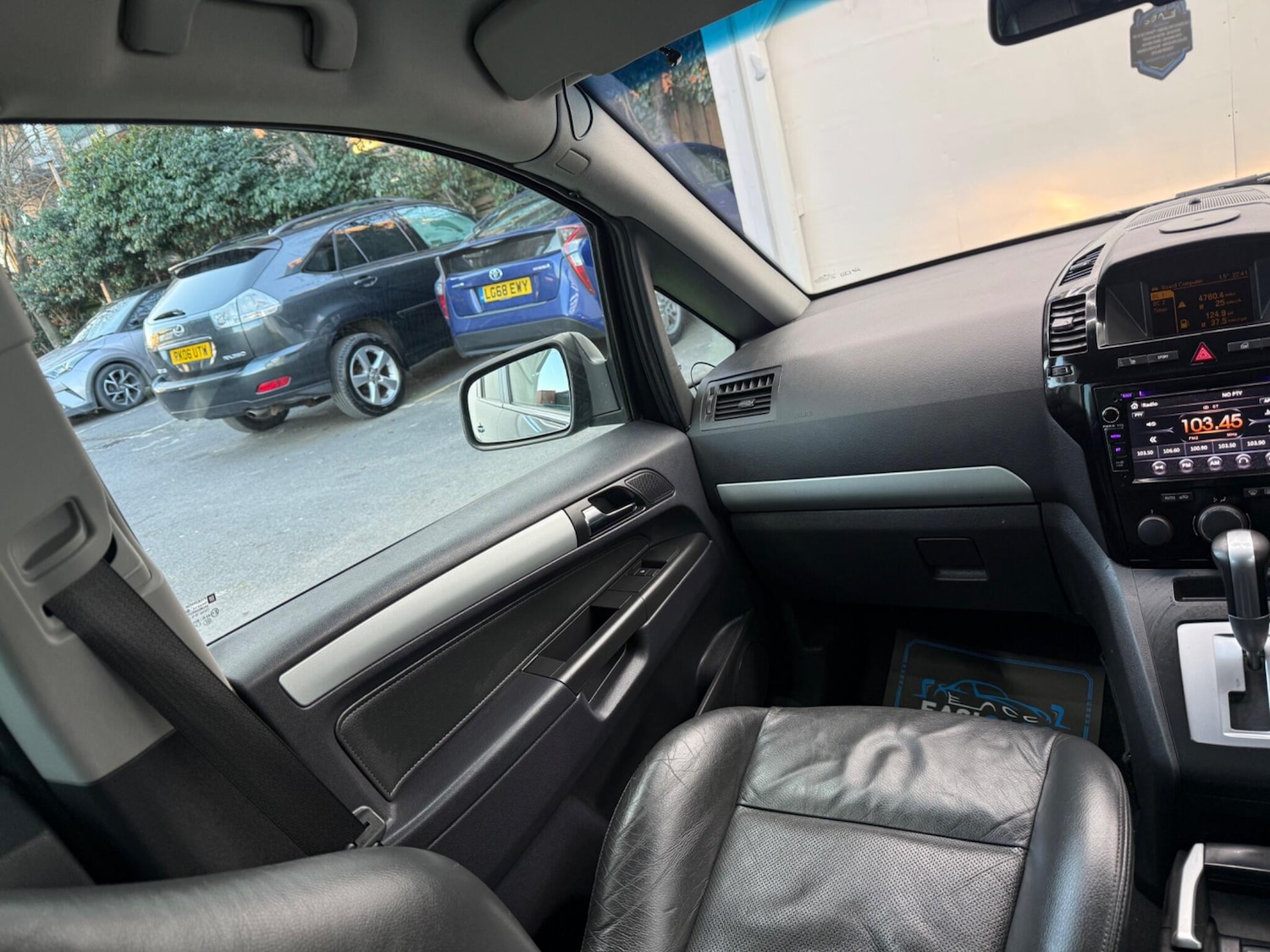 Used Vauxhall Zafira 2010 for sale - 77097445: Photo 42