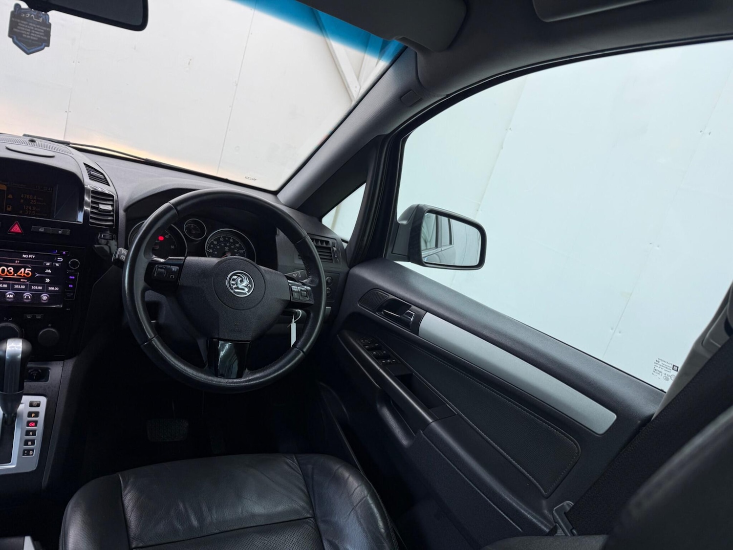 Used Vauxhall Zafira 2010 for sale - 77097445: Photo 43