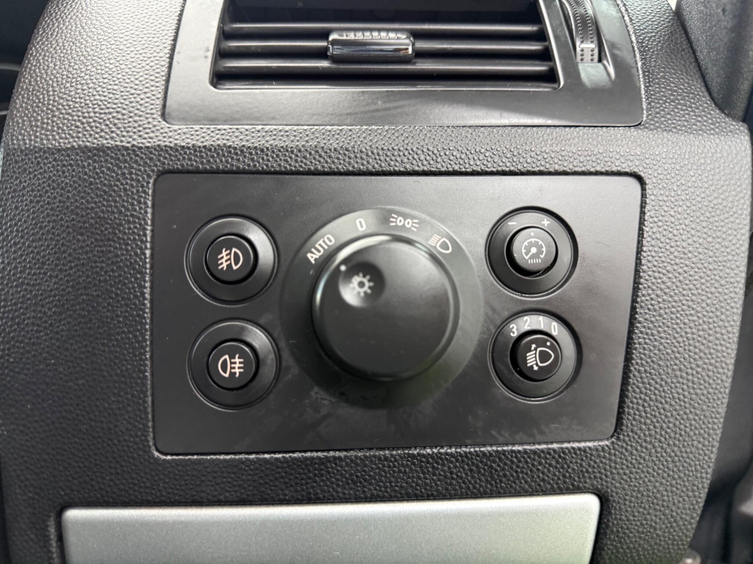 Used Vauxhall Zafira 2010 for sale - 77097445: Photo 46