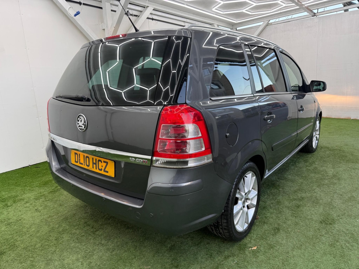 Used Vauxhall Zafira 2010 for sale - 77097445: Photo 6