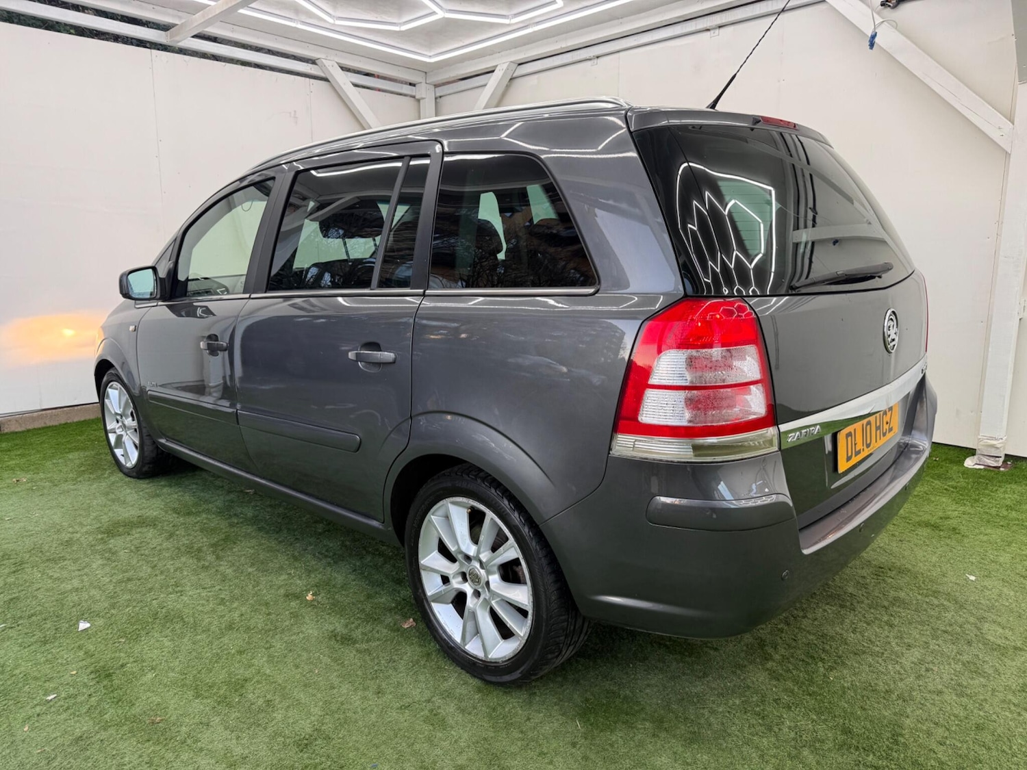 Used Vauxhall Zafira 2010 for sale - 77097445: Photo 9