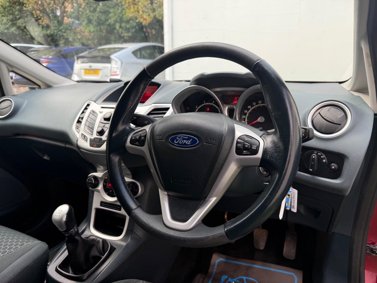 Used Ford Fiesta 2010 for sale - 76337549: Photo 2