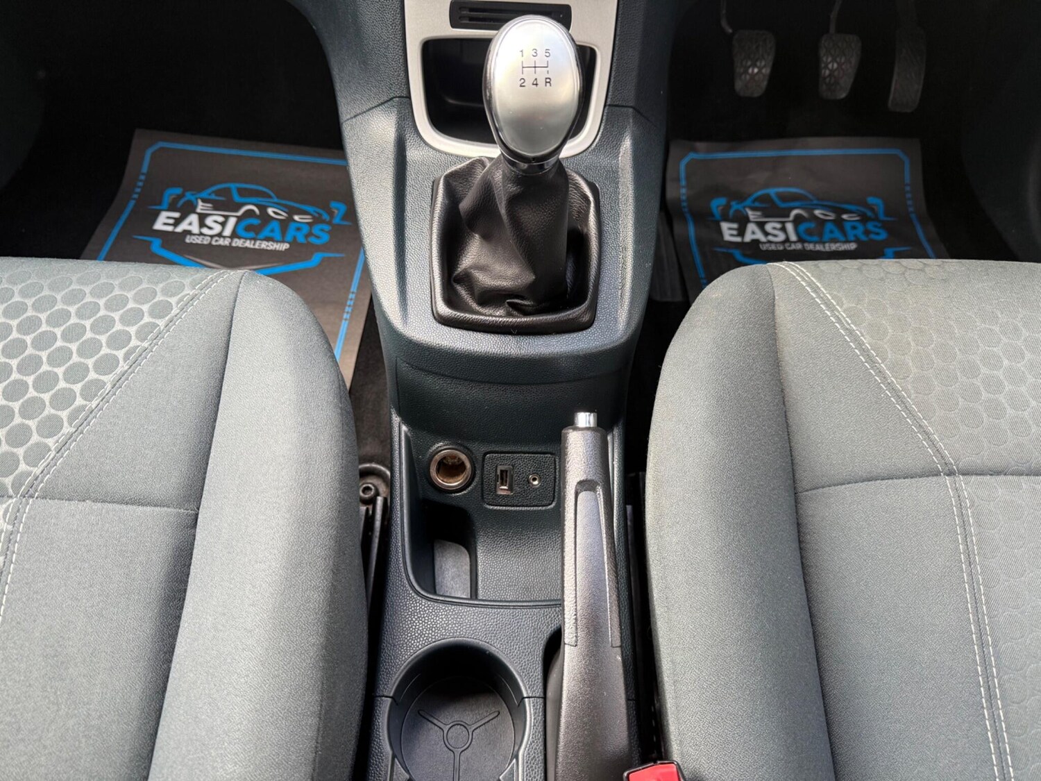 Used Ford Fiesta 2010 for sale - 76337549: Photo 28
