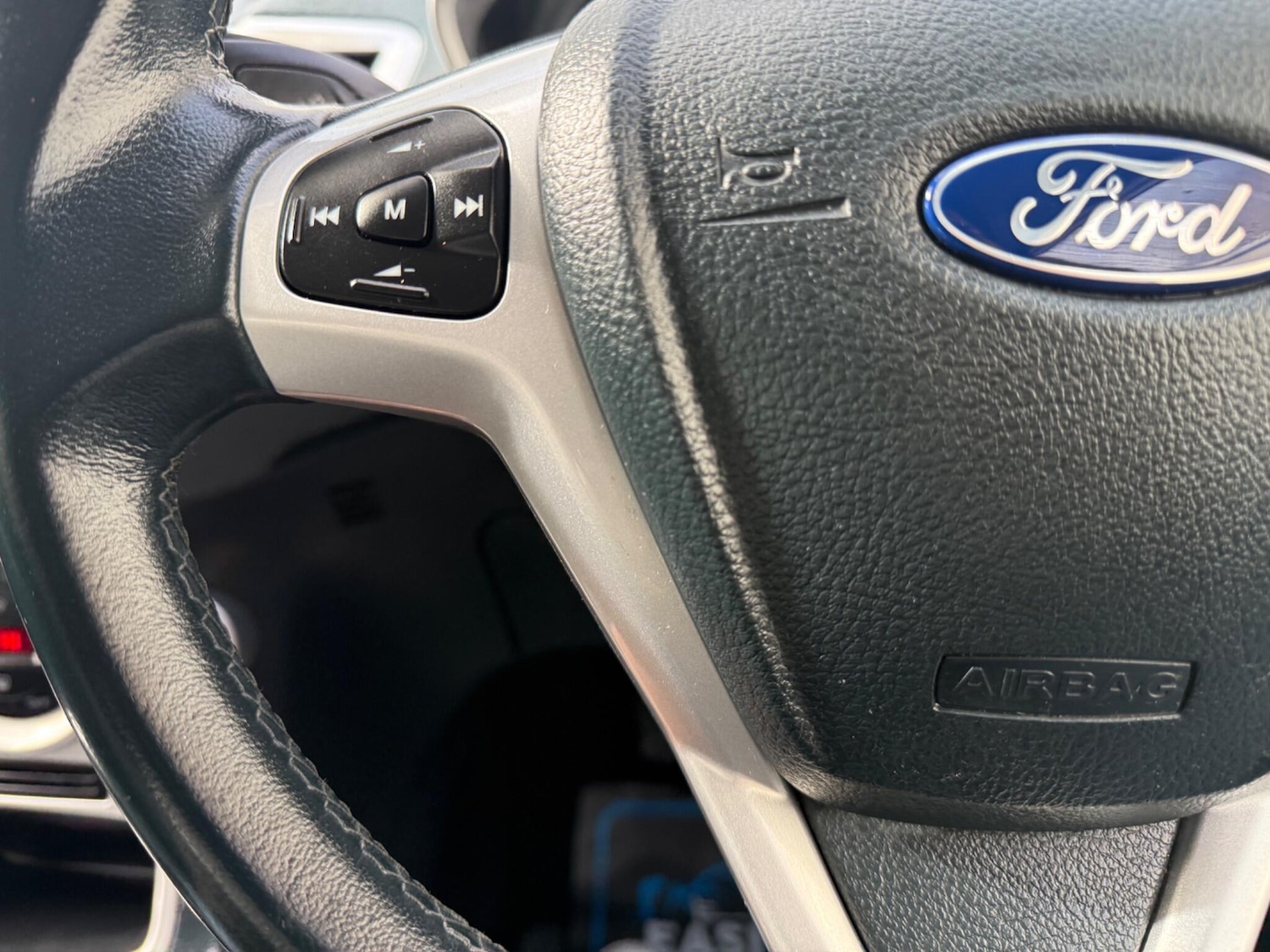 Used Ford Fiesta 2010 for sale - 76337549: Photo 31