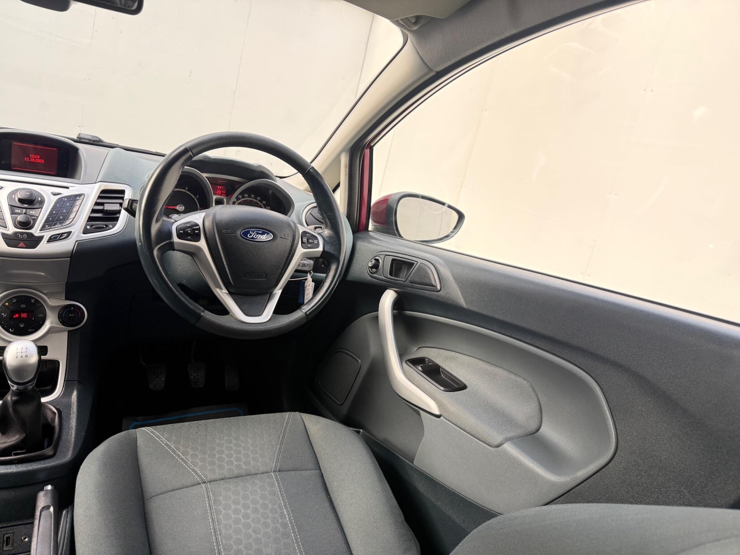 Used Ford Fiesta 2010 for sale - 76337549: Photo 36