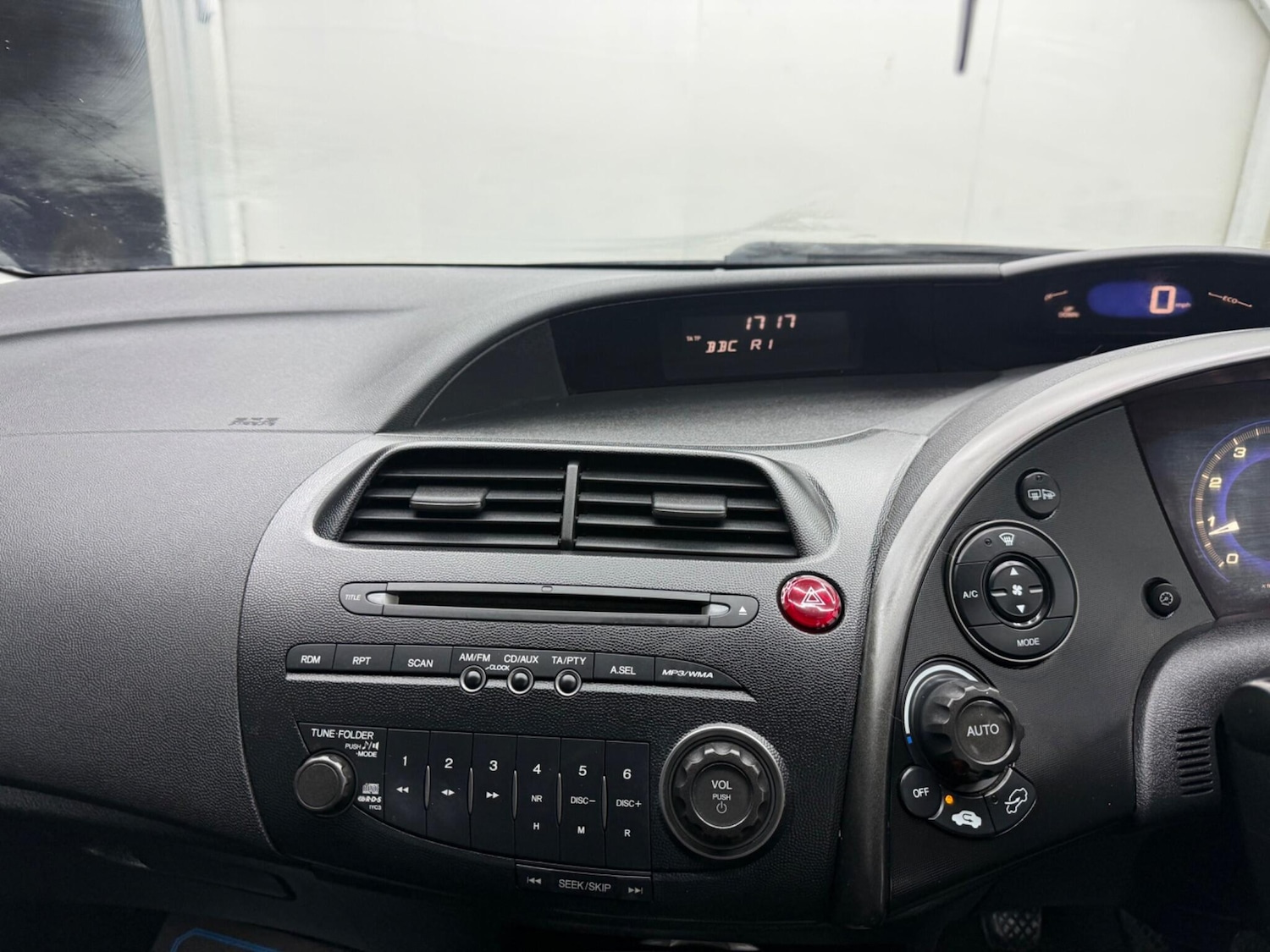 Used Honda Civic 2011 for sale - 77084483: Photo 29