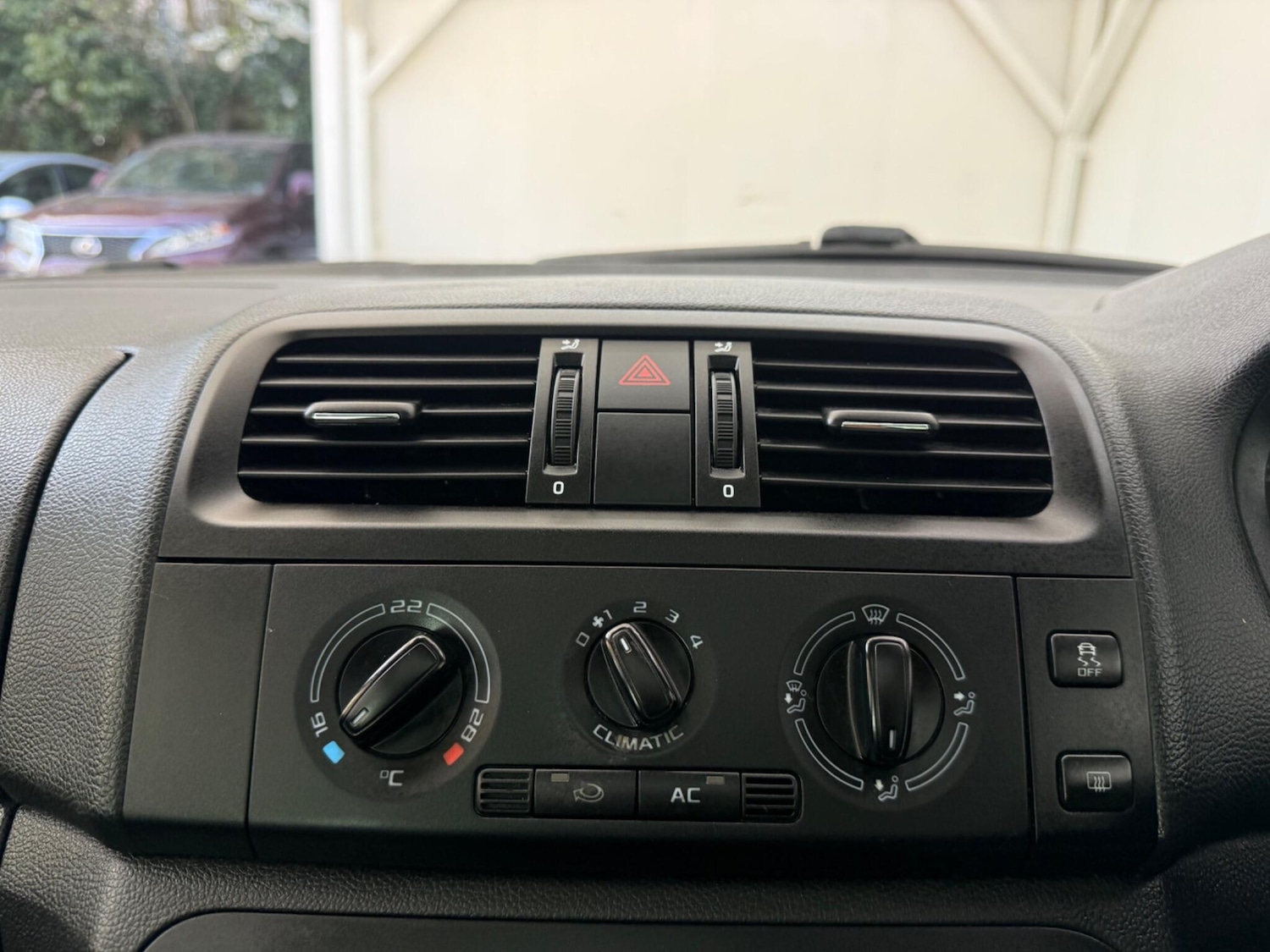 Used Skoda Roomster 2010 for sale - 78157273: Photo 28