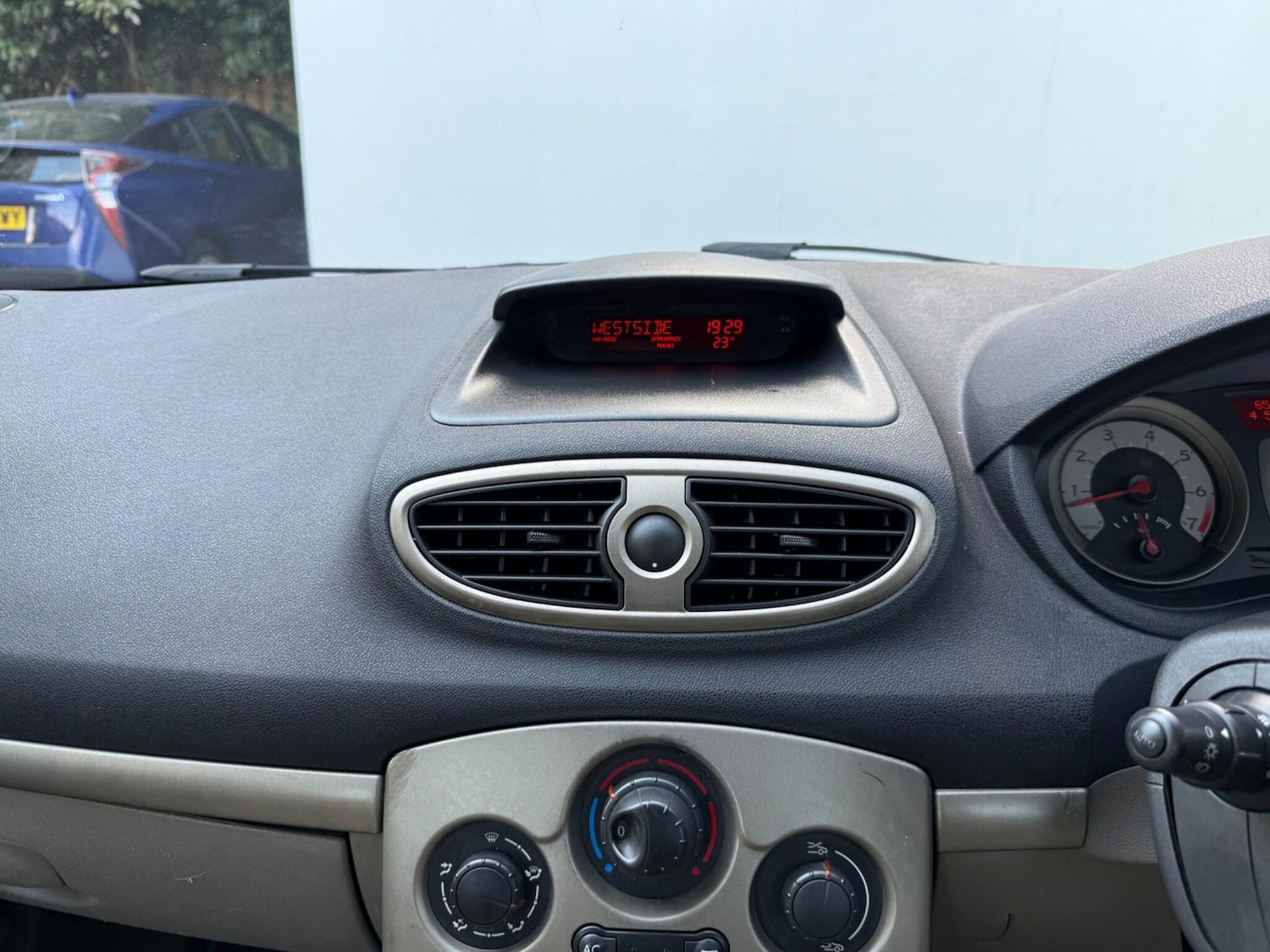 Vehicle 29