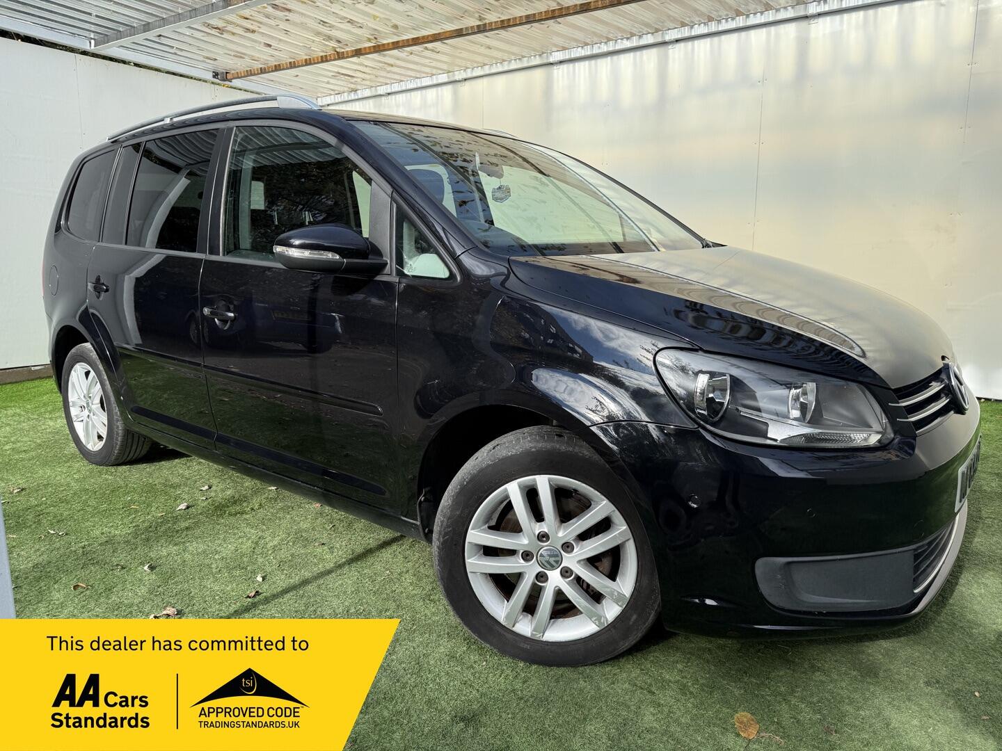Used Volkswagen Touran 2015 for sale - 76377959: Photo 1