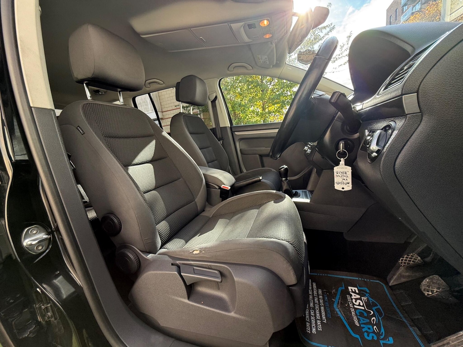 Used Volkswagen Touran 2015 for sale - 76377959: Photo 3