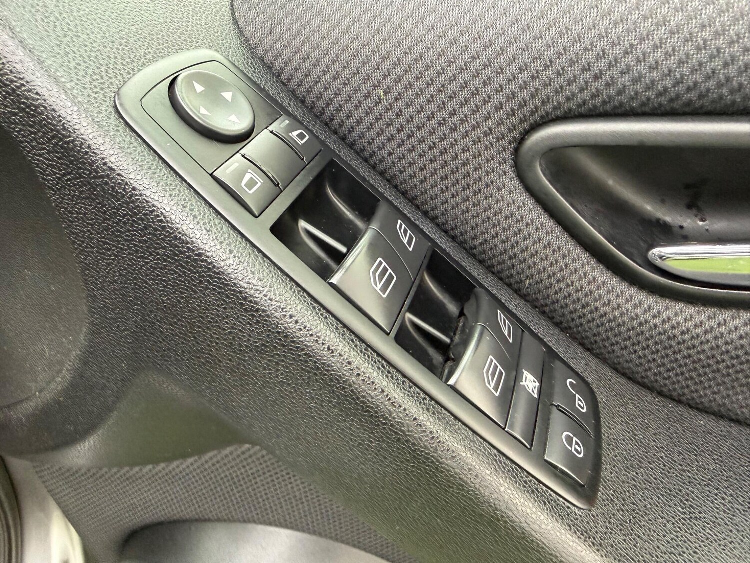 Used Mercedes-Benz A-Class 2009 for sale - 77575355: Photo 38