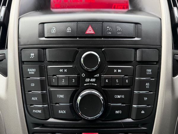 Used Vauxhall Astra 2012 for sale - 76294629: Photo 46