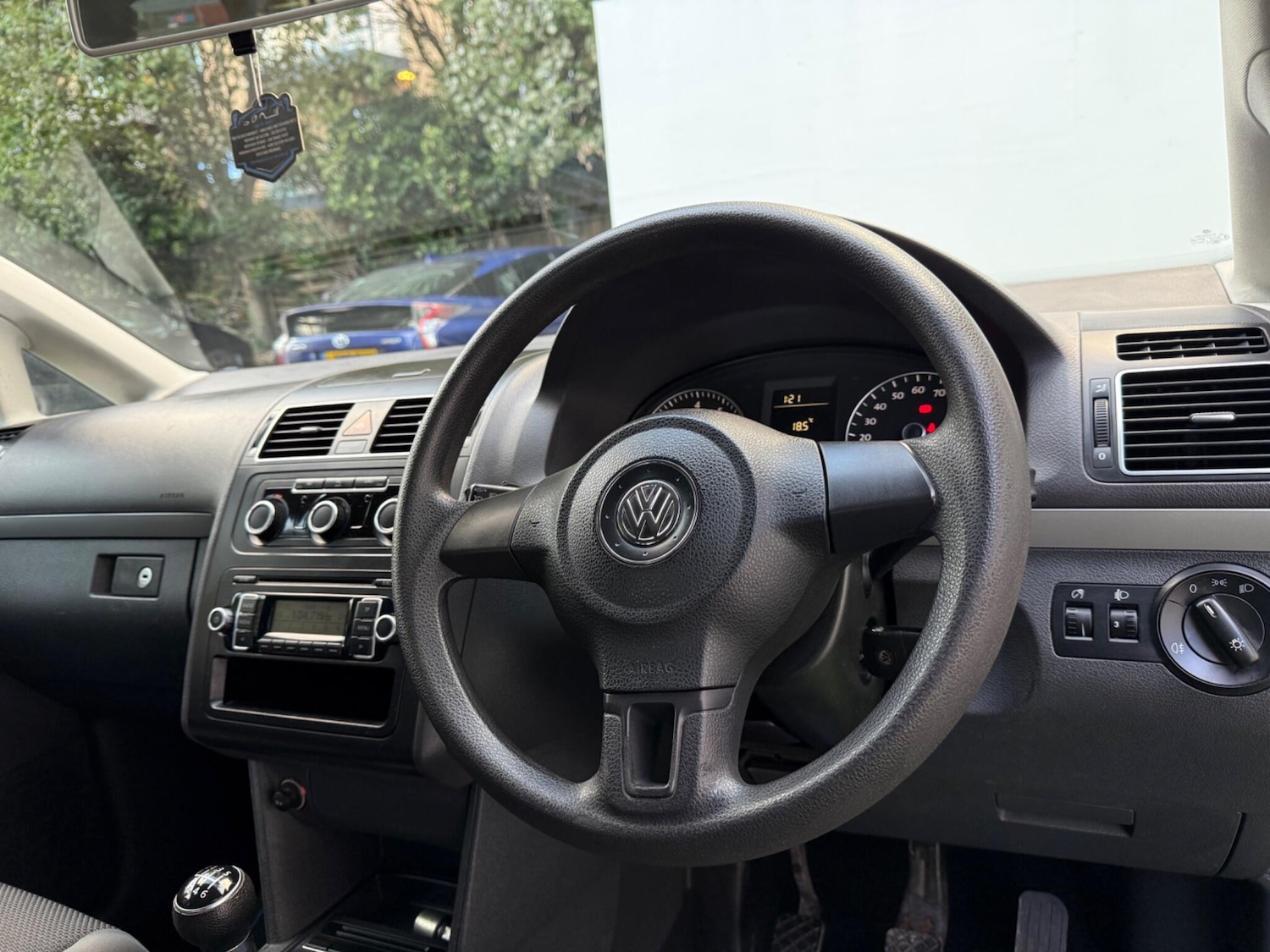 Used Volkswagen Touran for sale - 77564821: Photo 2