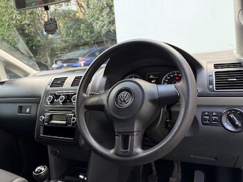 Used Volkswagen Touran 2011 for sale - 77564821: Photo